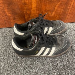 Adidas Samba Classic Black White Soccer Shoes Sneakers Boy's Youth Size 8
